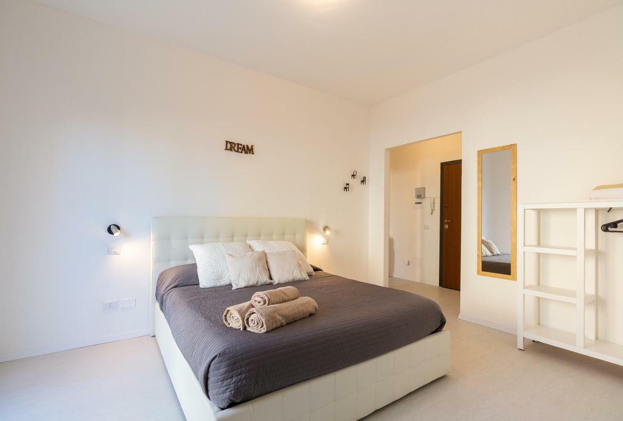Alessia'S Flat- Milano M3 Corvetto Apartment Luaran gambar